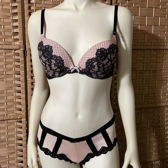 Victoria’s Secret Dream Angels Bra Fishnet Lace VS Bra & VS Panty Set NEW!! - Picture 3 of 16